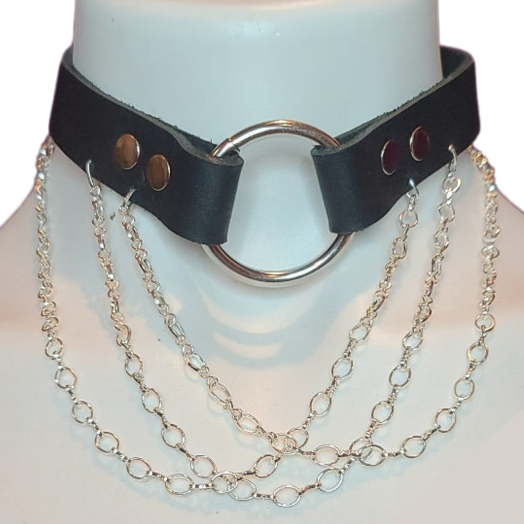 Choker mit Ketten